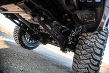 Load image into Gallery viewer, 5 Inch Lift Kit w/ Radius Arm | Ford F250/F350 Super Duty (20-22) 4WD | Gas